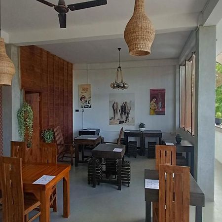 Yasis Surf Lodge Mirissa Eksteriør billede
