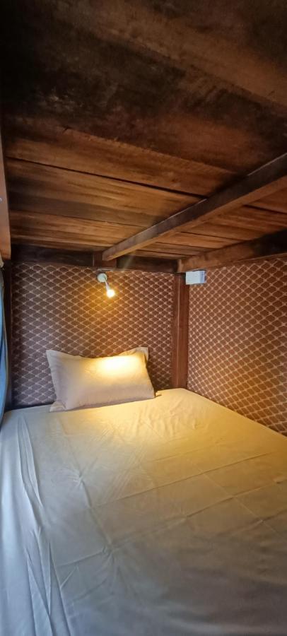 Yasis Surf Lodge Mirissa Eksteriør billede